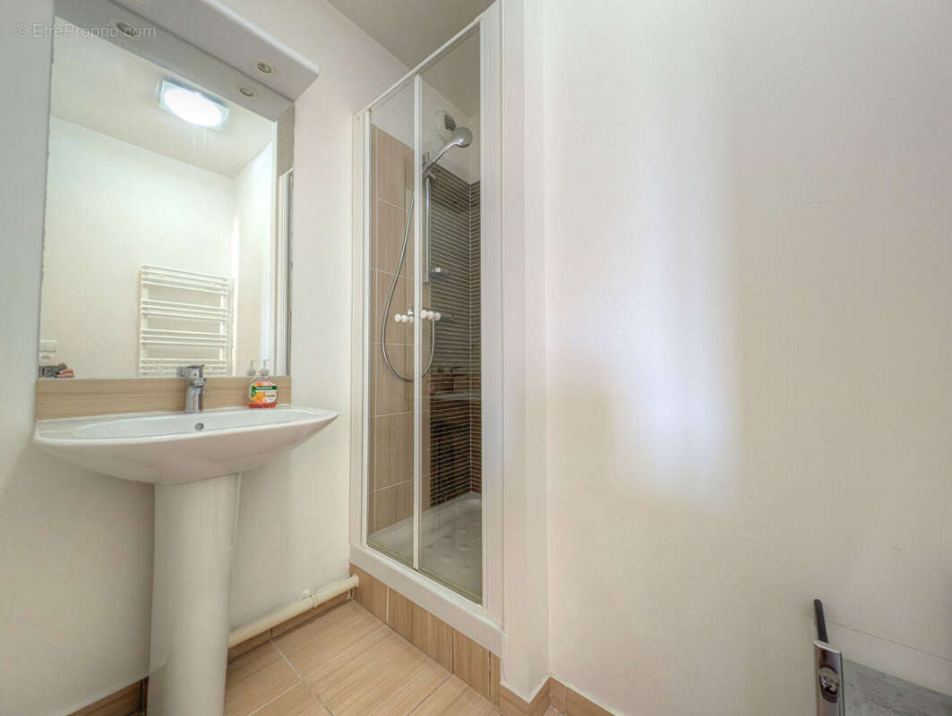Appartement à LA GARENNE-COLOMBES