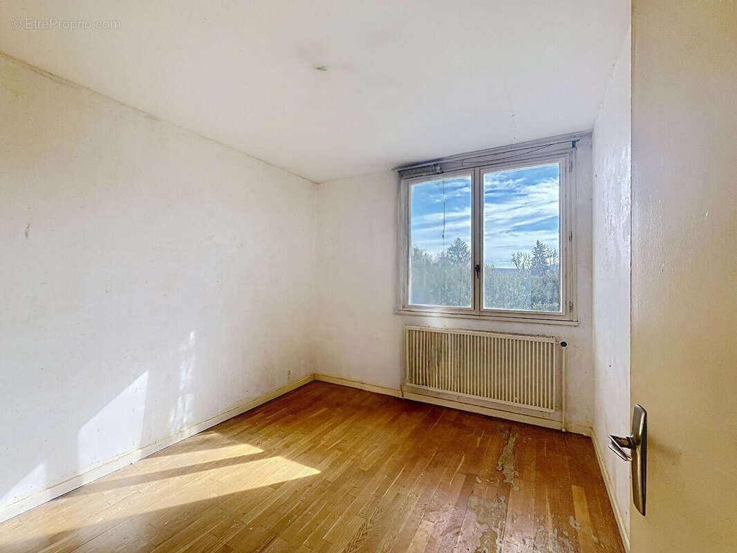Maison à AVOT
