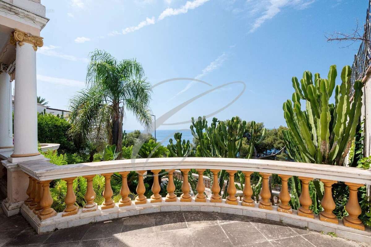 Maison à ROQUEBRUNE-CAP-MARTIN