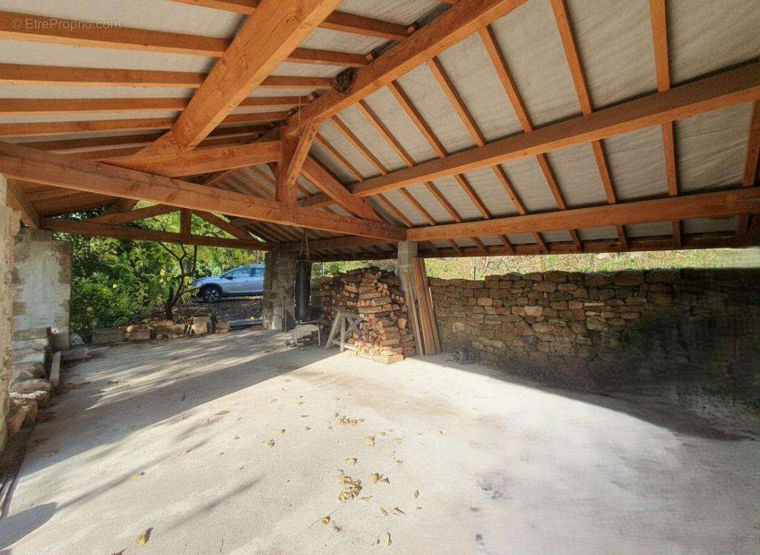 Maison à LES SALELLES