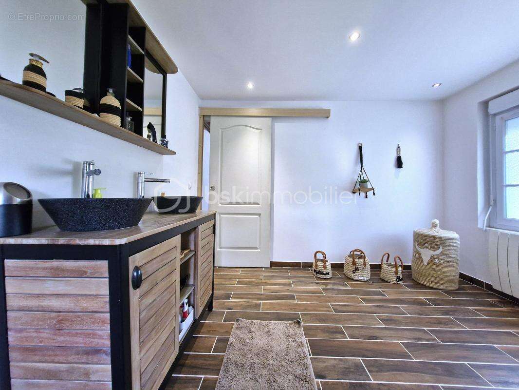 Maison à SAINT-GERMAIN-LA-VILLE