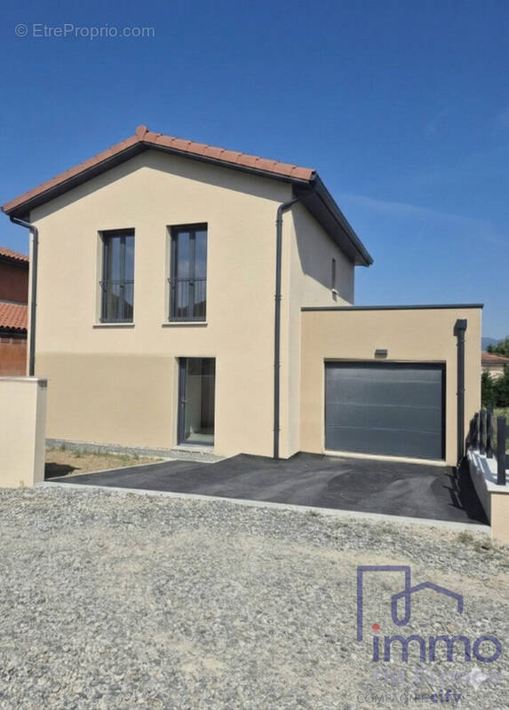 Maison à TREVES