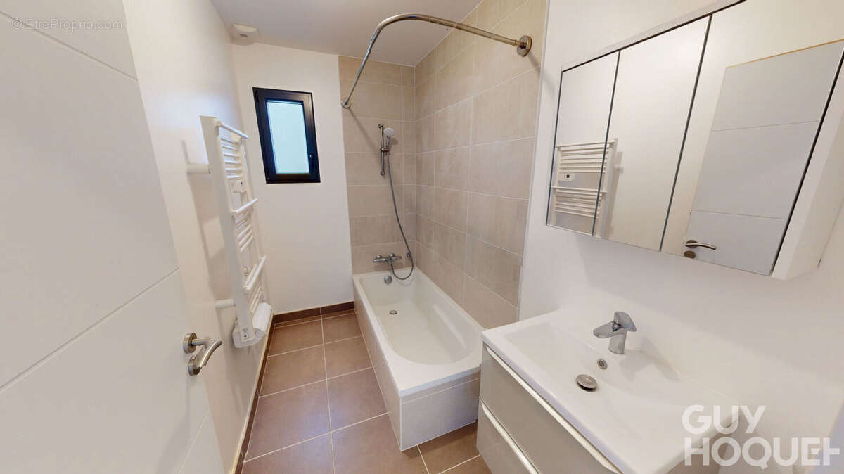 Maison à FONTAINE-LE-COMTE