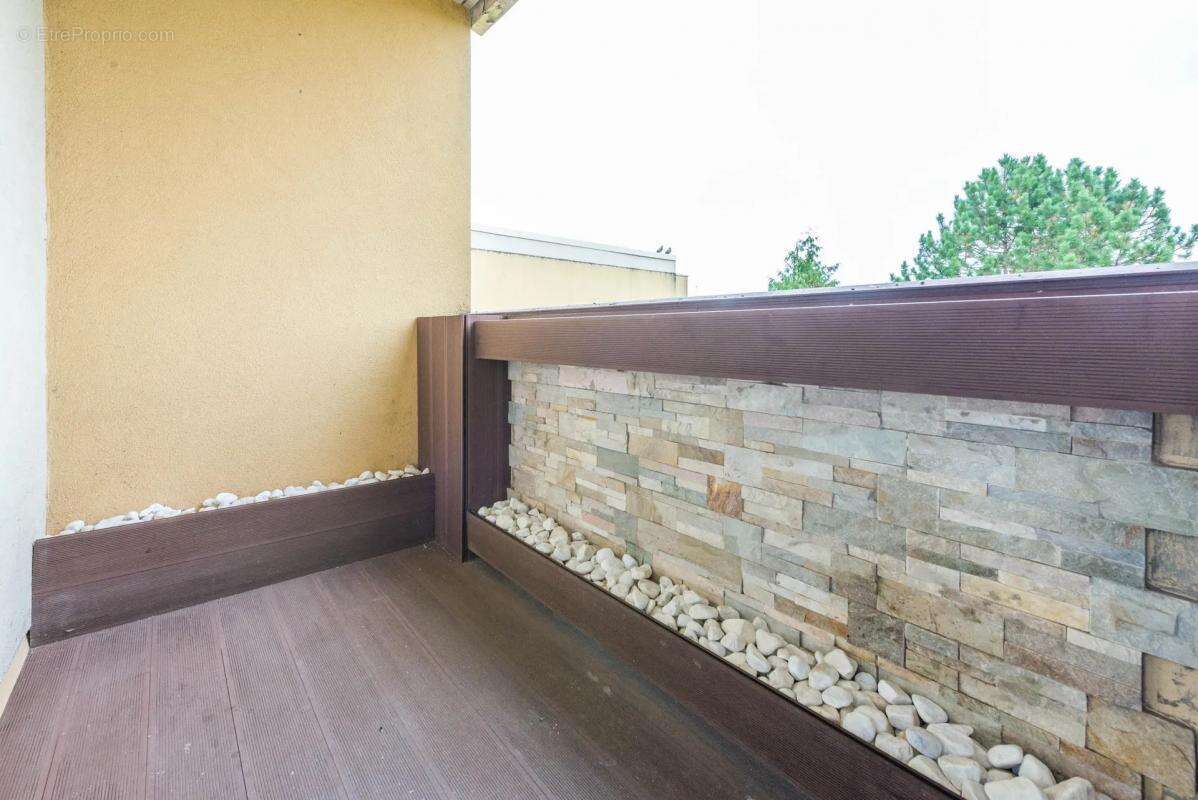 Appartement à EZANVILLE