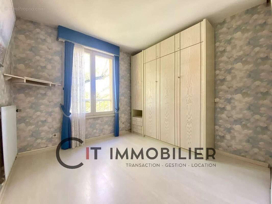 Appartement à LA TOUR-DU-PIN