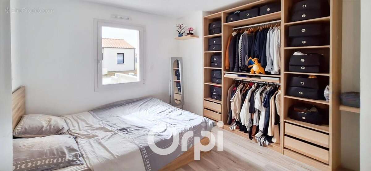 Maison à LA CHAIZE-LE-VICOMTE