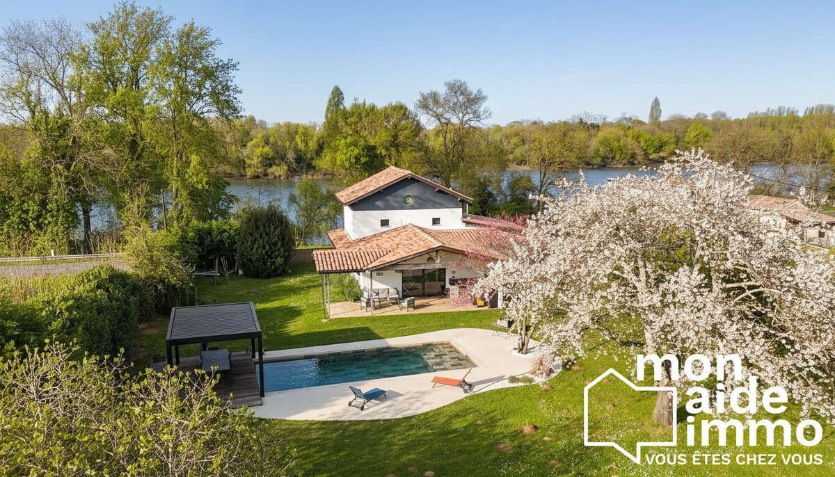 Maison à SAINT-JEAN-DE-BLAIGNAC