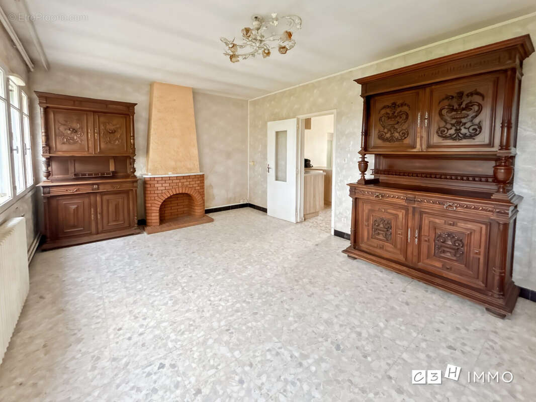 Maison à MONTESQUIEU-VOLVESTRE