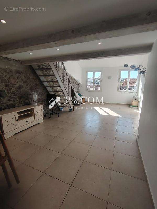 Appartement à COGOLIN