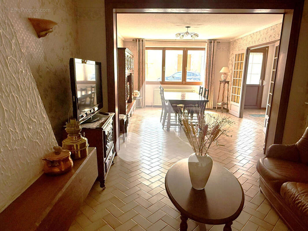 Maison à LES HAUTS-DE-CHEE