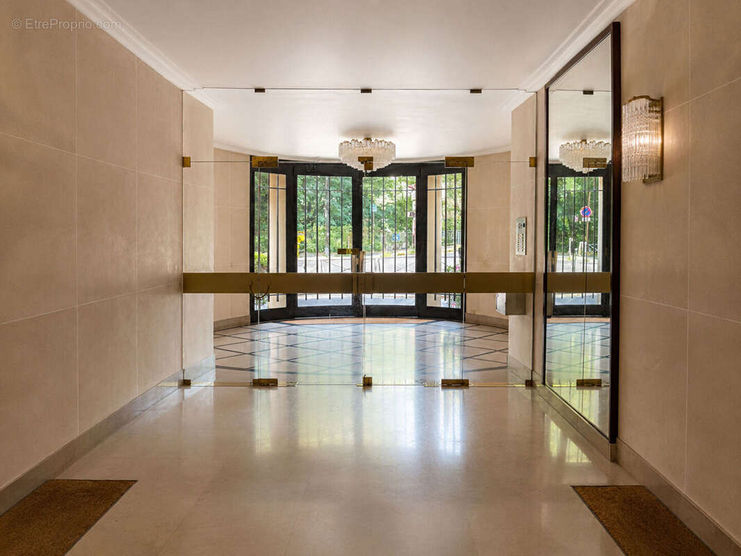 Appartement de prestige 4 pièces à vendre à Auteuil Nord, Paris - photo 12