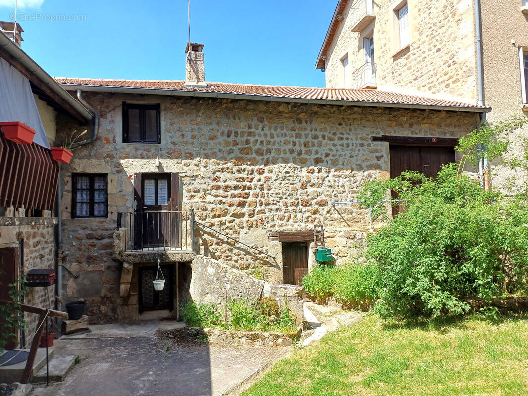 Maison à SAINT-PAL-DE-CHALENCON