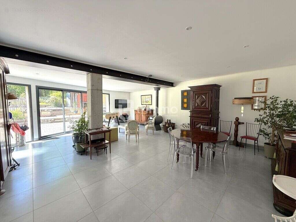 Maison à AYGUEMORTE-LES-GRAVES