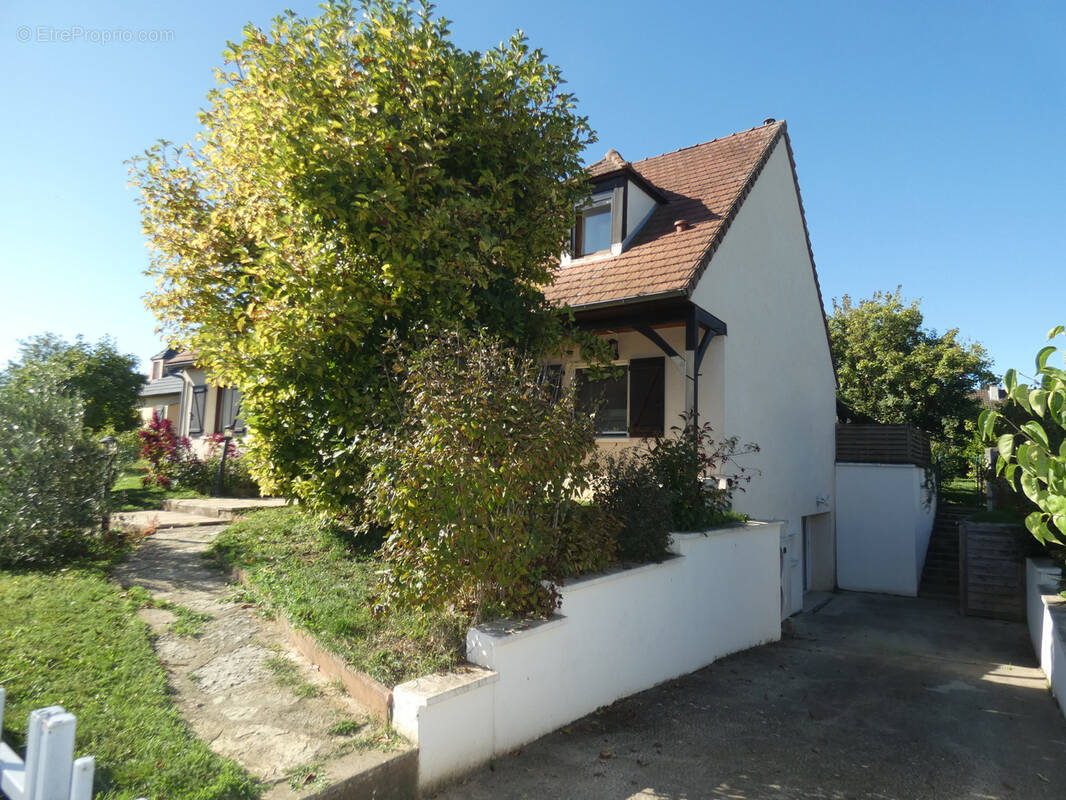 Maison à ARCES-DILO