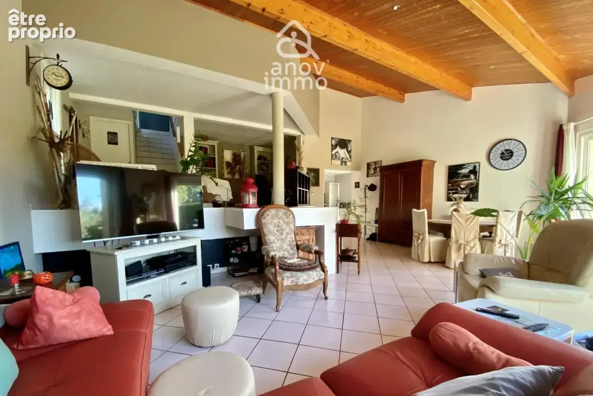 À 35 min de Lyon, maison de 151 m2 avec piscine, vue et calm - photo 5