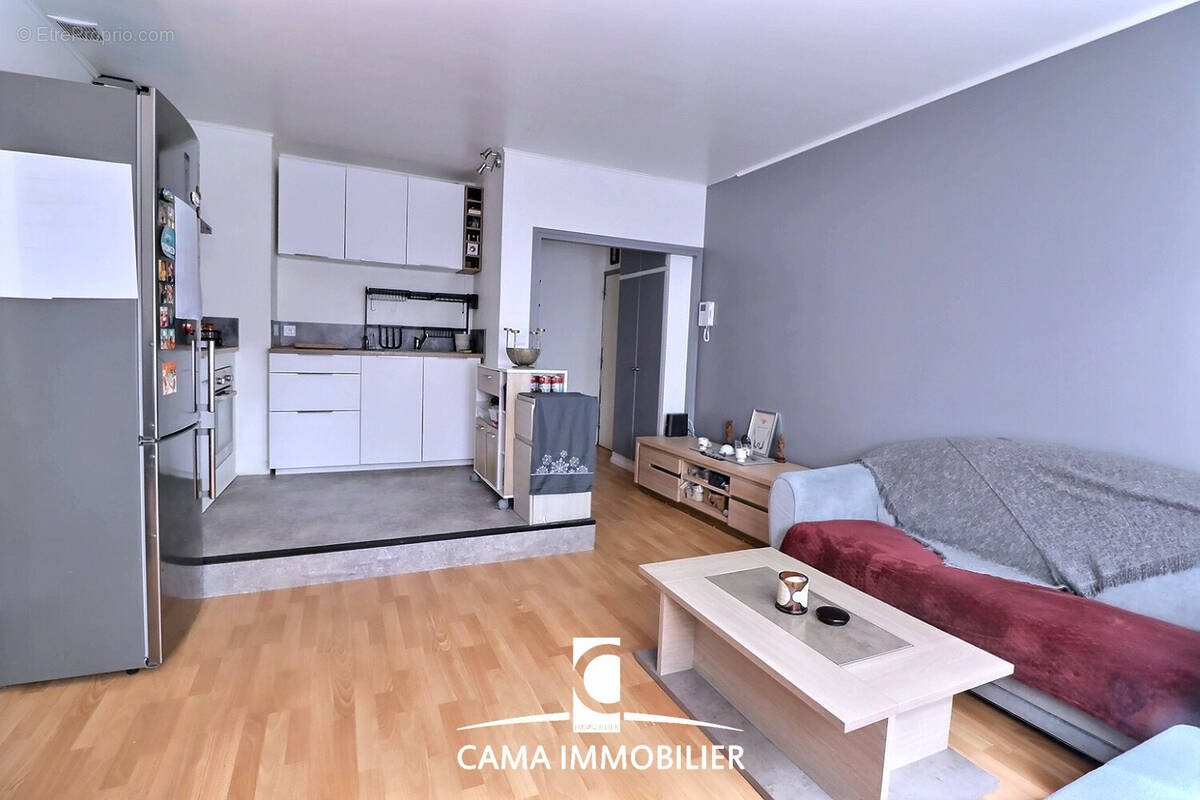 Appartement à FONTENAY-LE-FLEURY