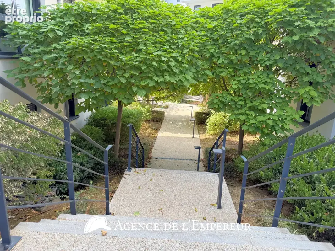4 pièces, 3 chambres, balcon, au calme, proche place Besche à Rueil. 2 parkings. Résidence récente - photo 26