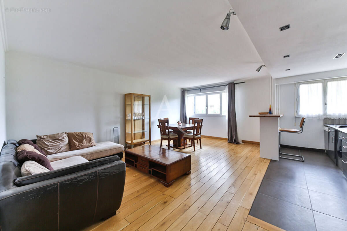 Appartement à AUBERVILLIERS