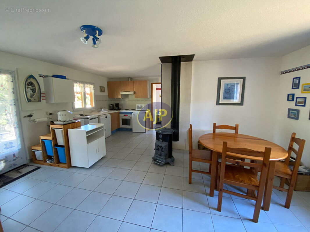 Maison à GRAYAN-ET-L'HOPITAL