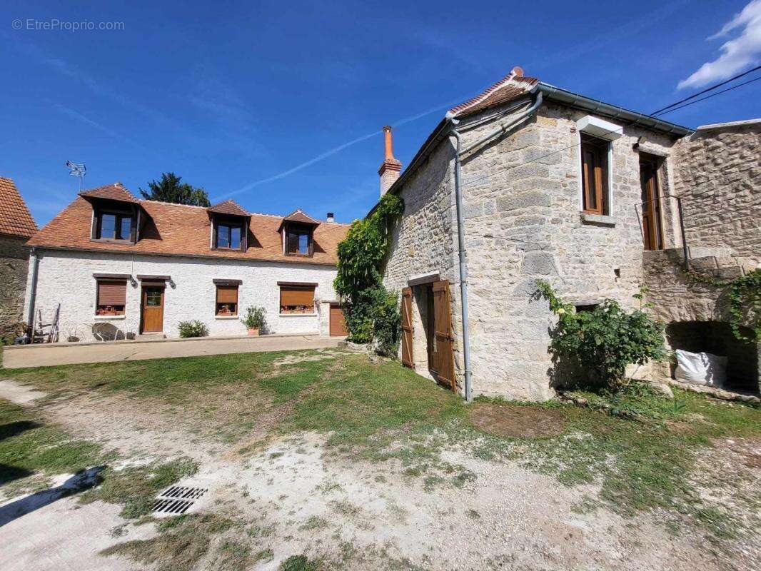 Maison à ETAMPES
