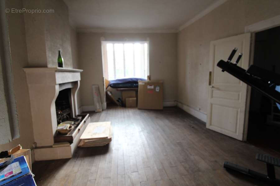 Maison à BRINON-SUR-SAULDRE