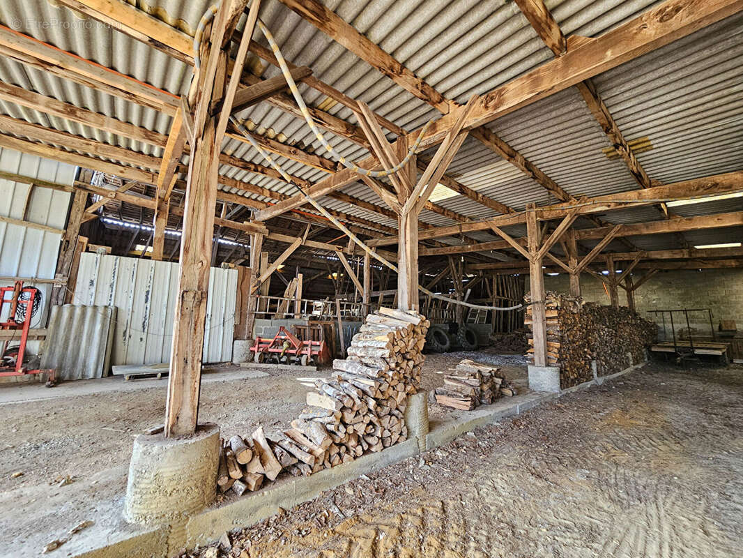 Ancienne propriété agricole avec dépendances au calme - photo 12