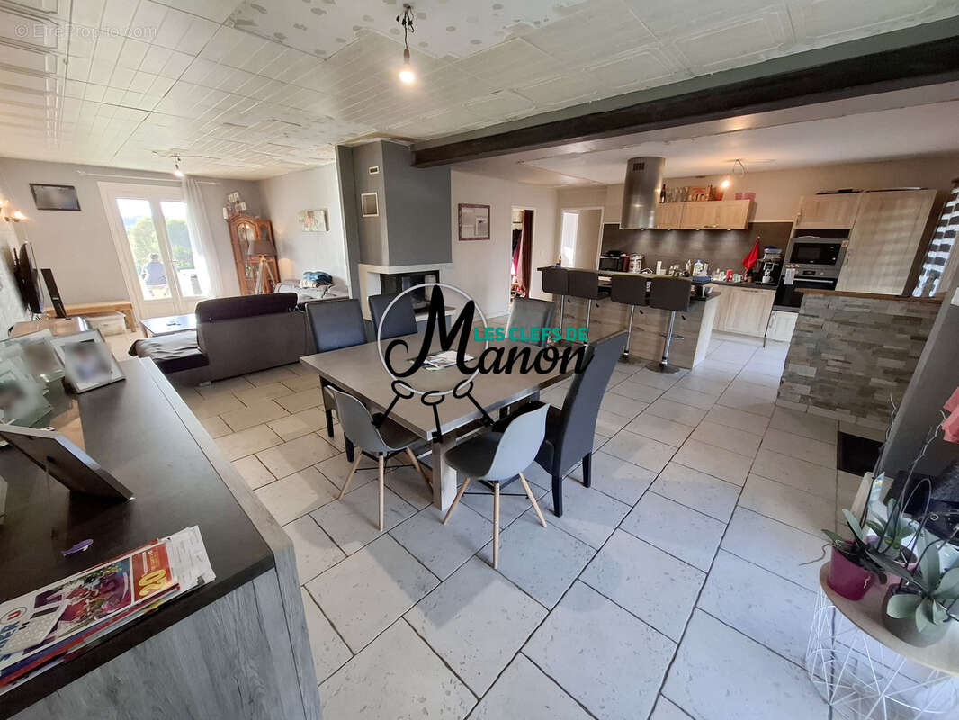 Maison à SAINT-LEGER-LA-MONTAGNE