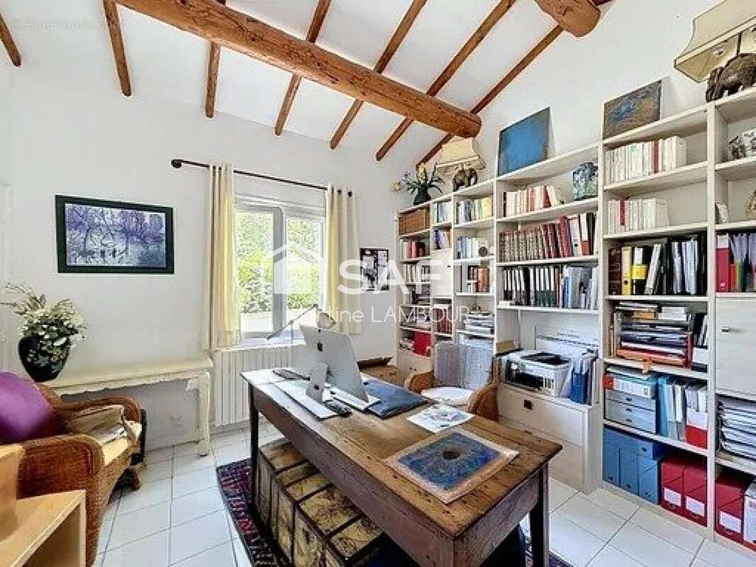 Maison 130 m² à Paradou  - photo 9