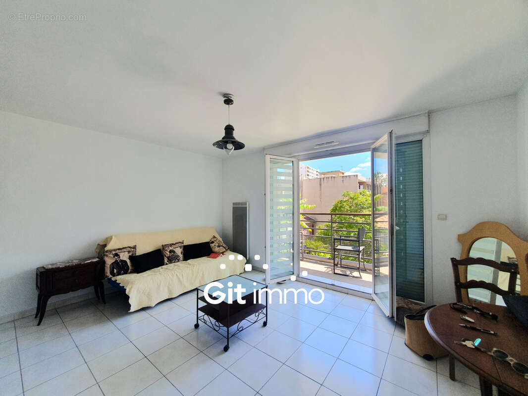 Appartement à MARSEILLE-4E