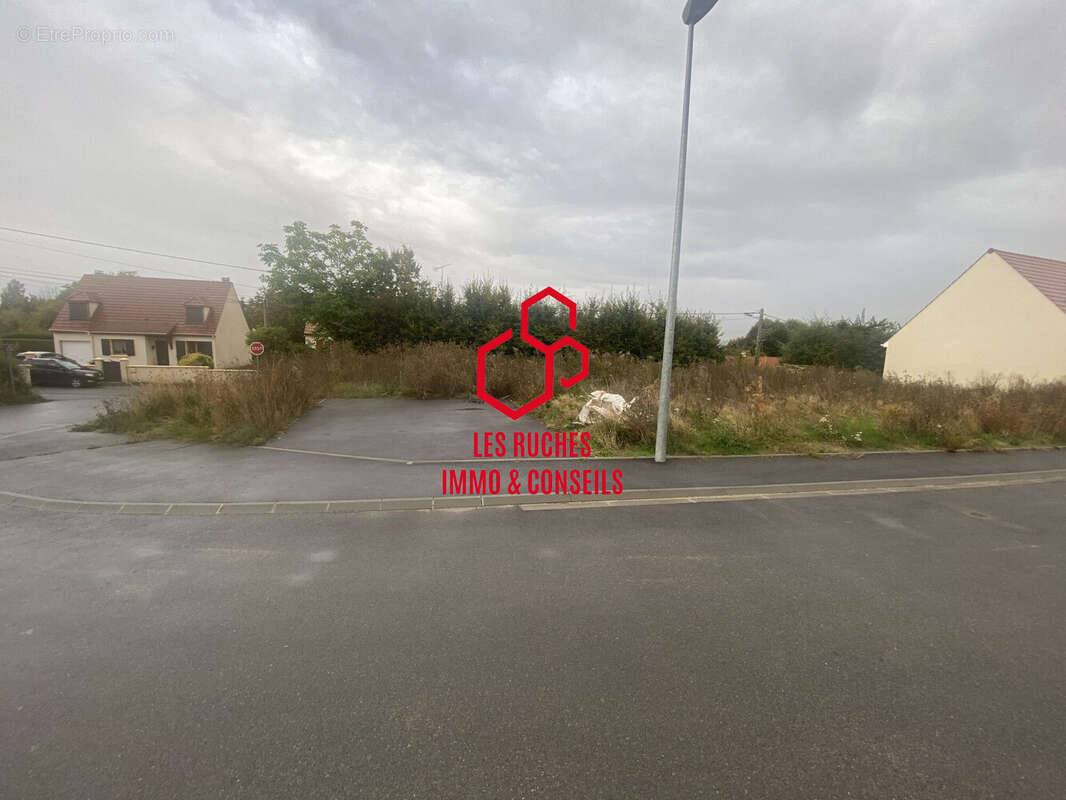 Terrain à MAY-EN-MULTIEN