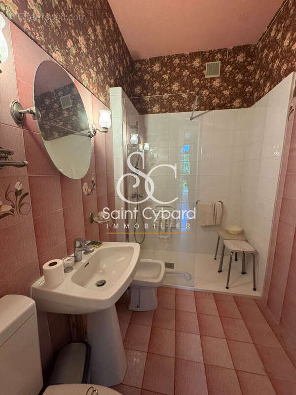 Maison Angouleme - Quartier la madeleine - 151m² environ - photo 8