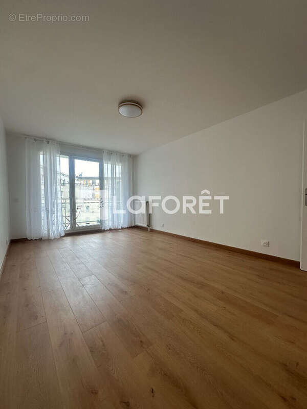 Appartement à AUBERVILLIERS