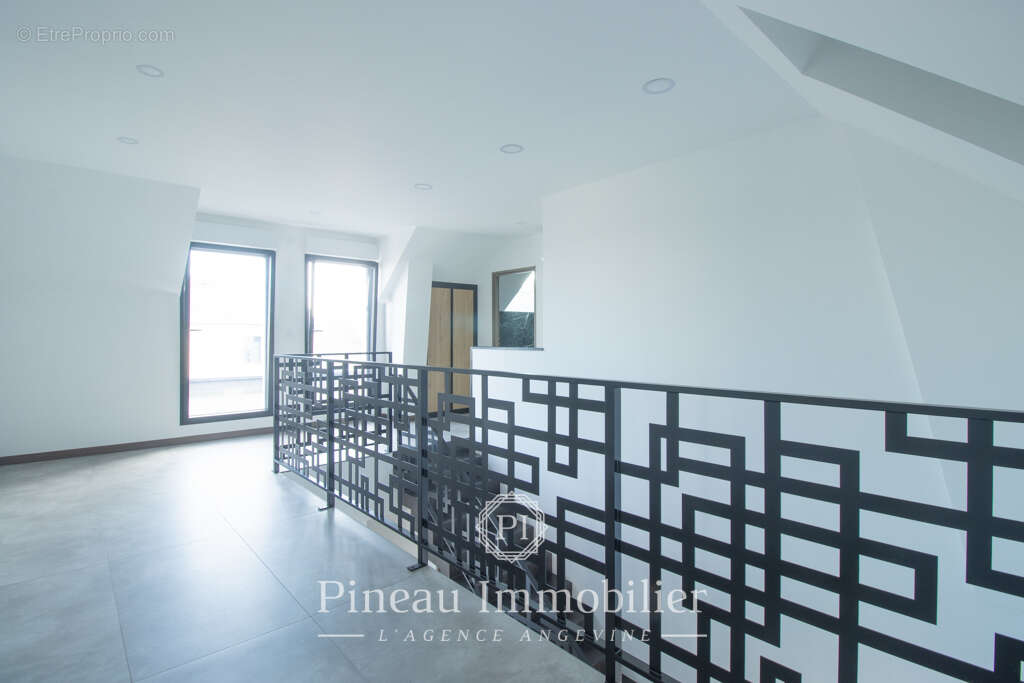 Maison à SAINT-BARTHELEMY-D'ANJOU