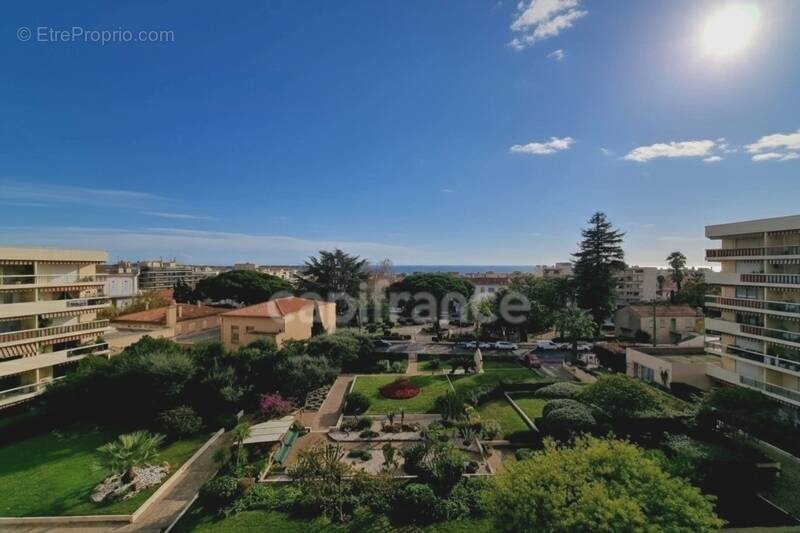 Appartement à VALLAURIS