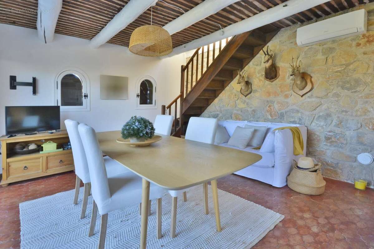 Maison à PEYMEINADE