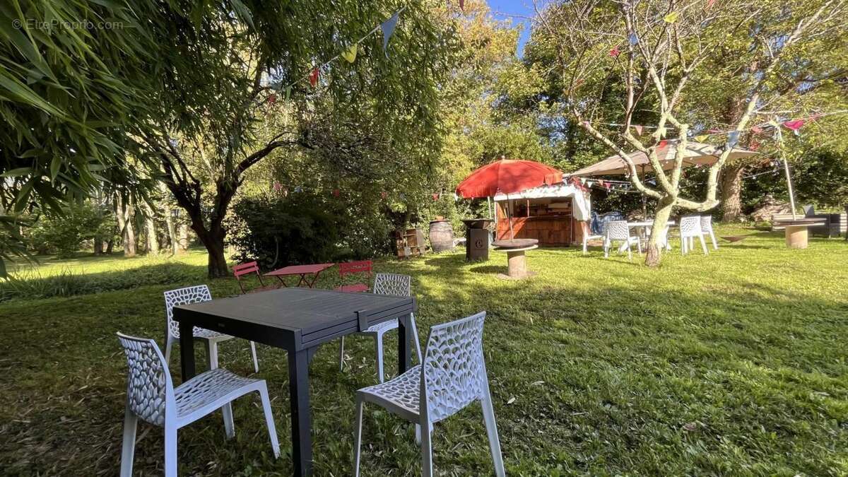 Maison à CHENAC-SAINT-SEURIN-D&#039;UZET