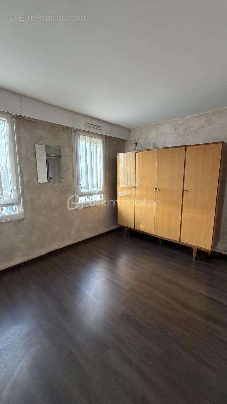A SAISIR ABSOLUMENT !!!! Appartement spacieux plein de potentiel au cœur de la ville !!!!! - photo 12