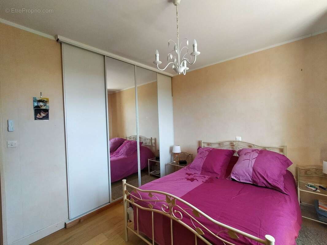 maison à vendre Crennes sur Fraubée chambre