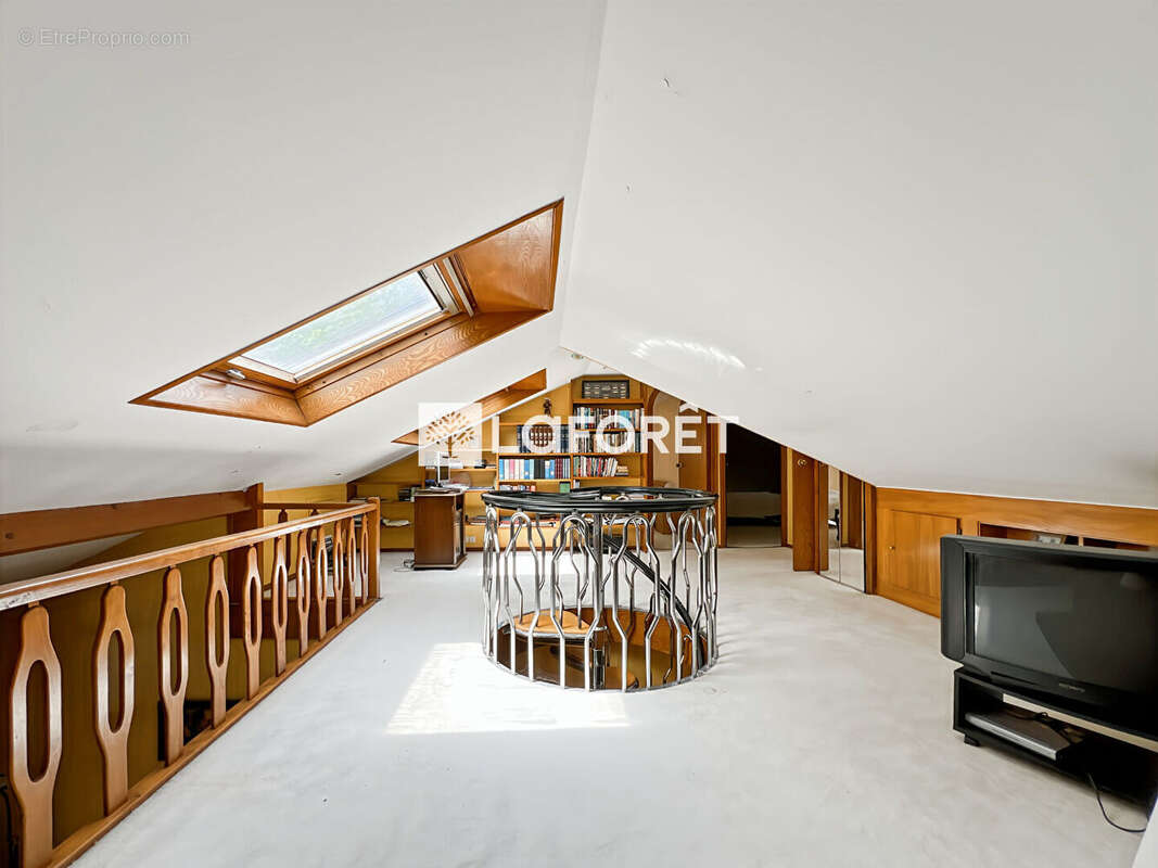 MENNECY - Village Levitt - Maison familiale indépendante 7 pièces - 137 m² - Terrain de 680 m² - photo 28