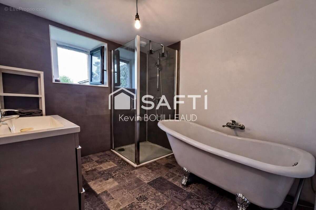 Maison 175 m² à Pamplie  - photo 3
