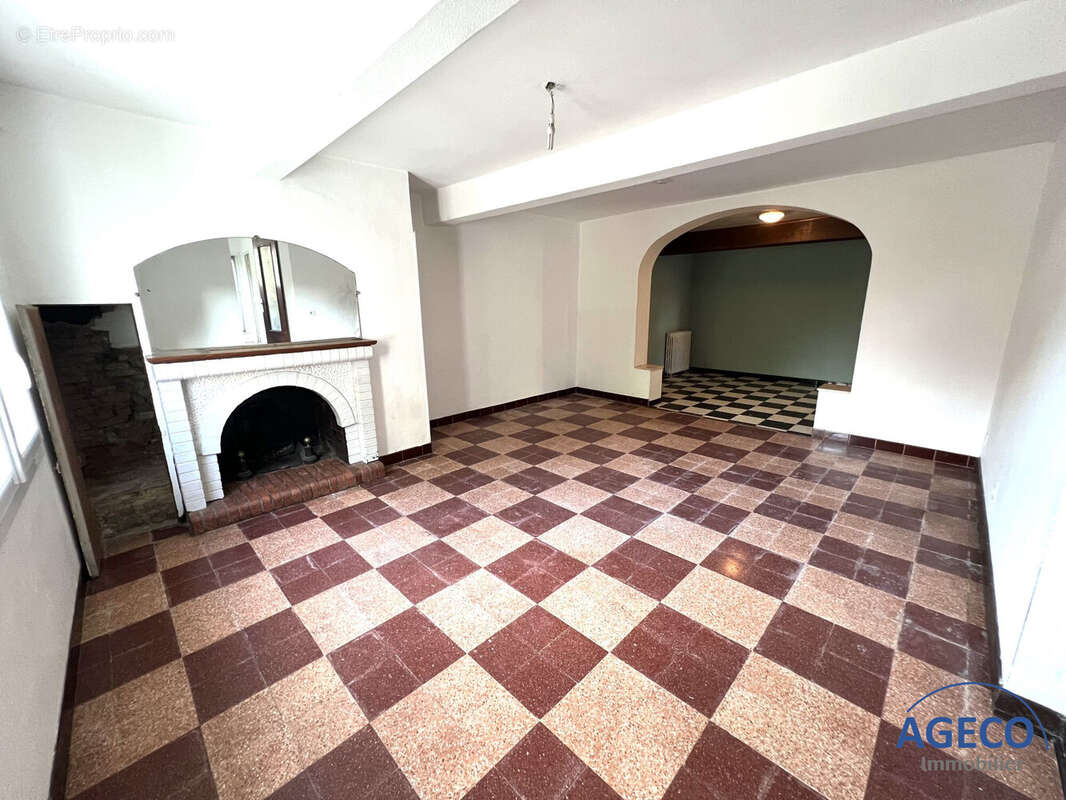 Maison à LACROIX-FALGARDE