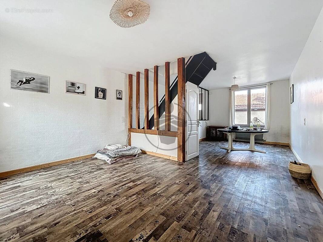 Maison à SAINT-QUENTIN