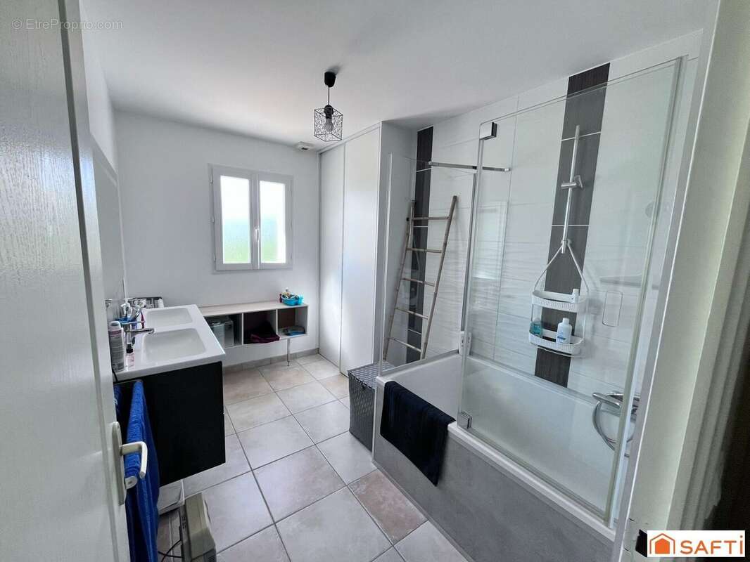 Maison 128 m² à Saint-Sulpice  - photo 9