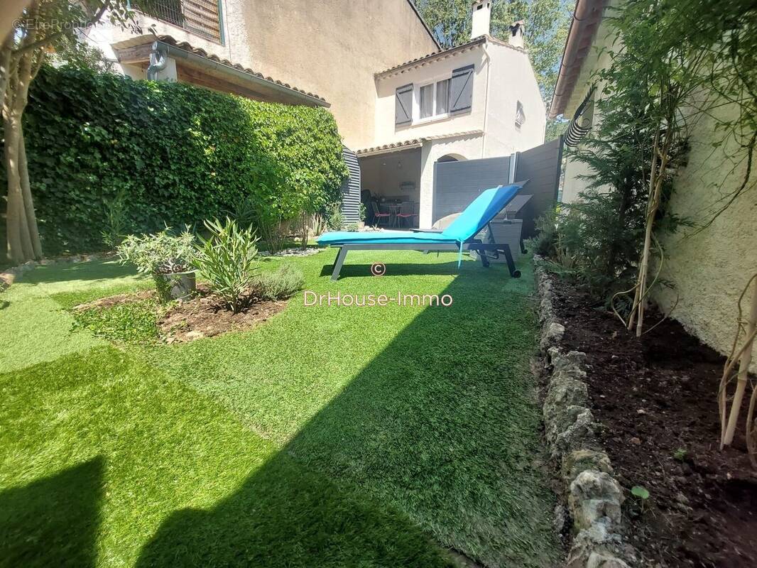 Maison à VILLECROZE