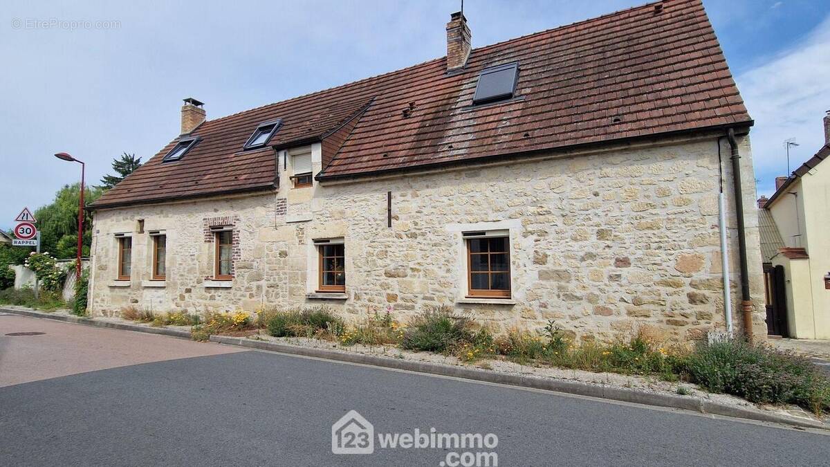 Coup de coeur assuré pour cette belle maison en pierres - Maison à VESLUD