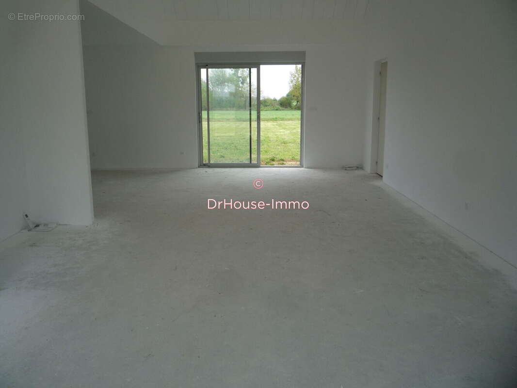 Maison à SAVIGNE-SUR-LATHAN