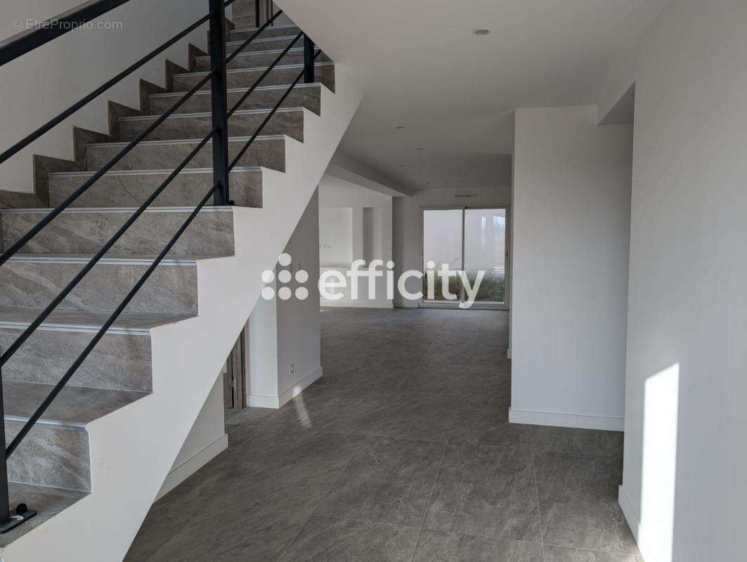 Maison à NORGES-LA-VILLE