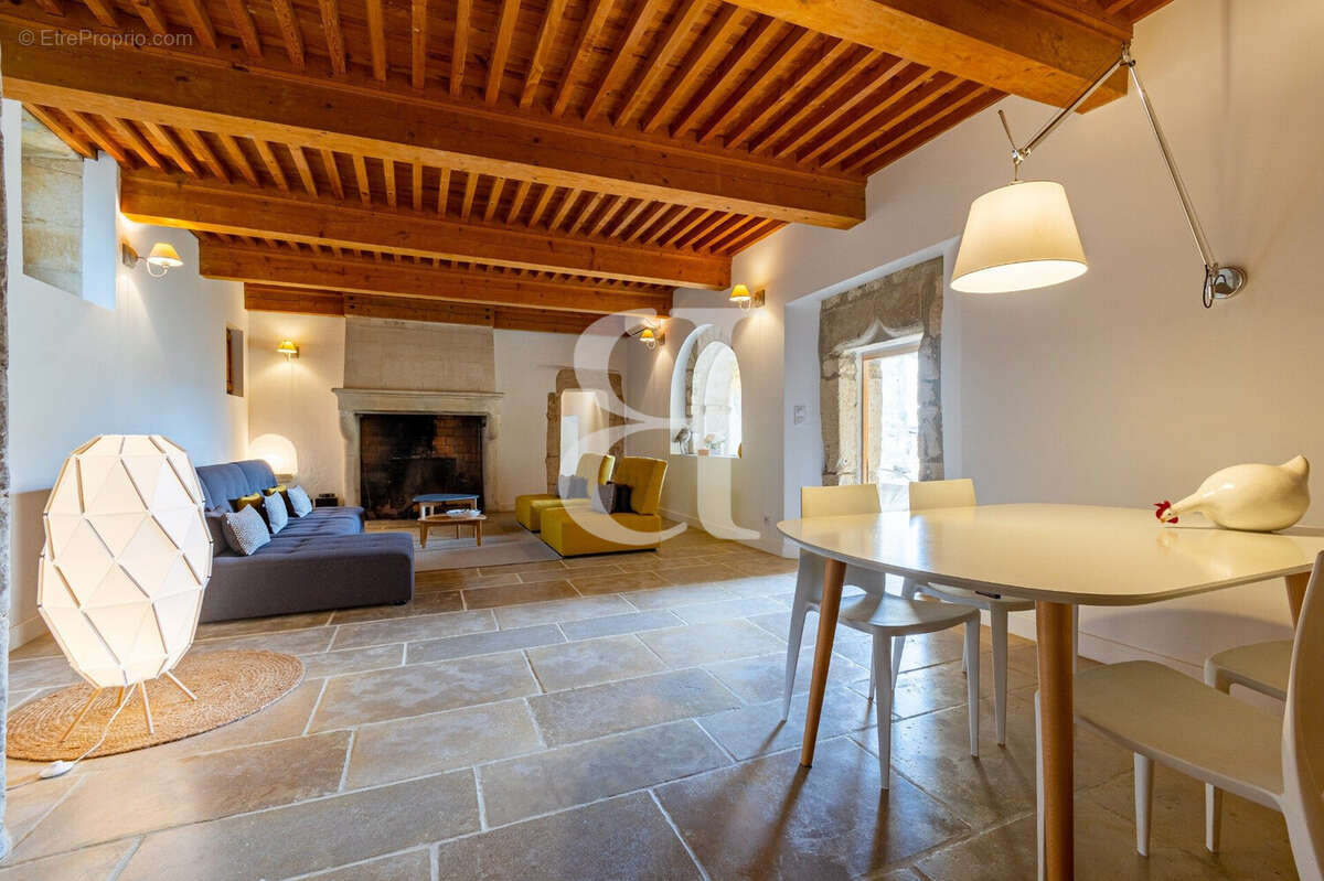 Maison à GRIGNAN