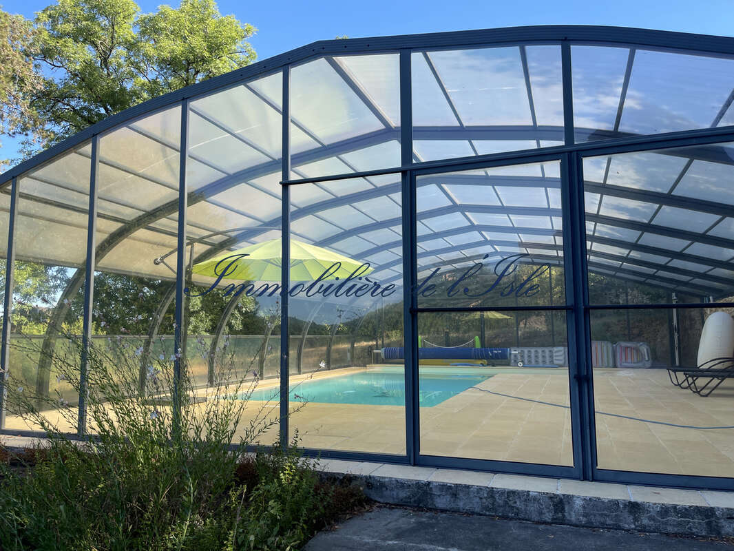 Pays d'ans - propriete ancienne  avec dependances - piscine couverte - gite - photo 16
