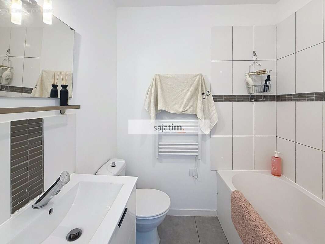 Appartement à CUERS